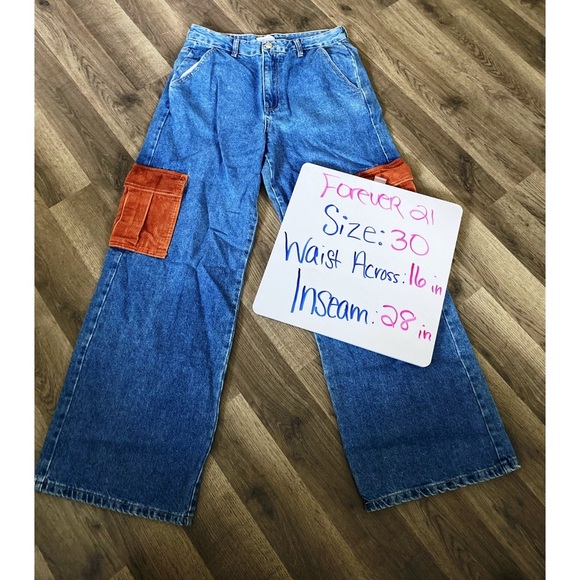 FOREVER 21 Wide Leg Cargo Jeans - Picture 9 of 10
